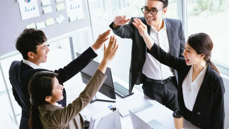 From First Impressions to Long-Term Coverage